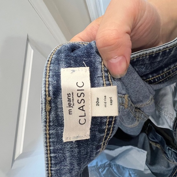 m Jeans by Maurices Classic 20W Mid Rise Super Stretch Skinny Capri Jeans Blue - Picture 3 of 5